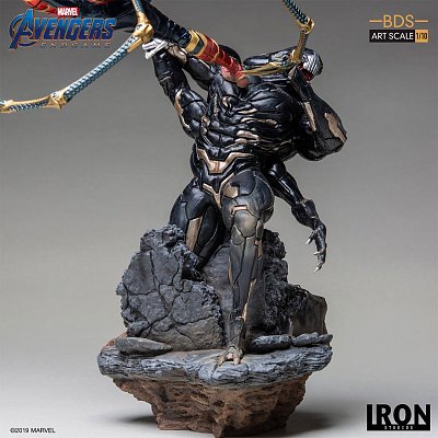 Avengers: Endgame BDS Art Scale Statue 1/10 Iron Spider vs Outrider 36 cm --- BESCHAEDIGTE VERPACKUNG