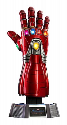 Avengers: Endgame Life-Size Masterpiece Replik 1/1 Nano Gauntlet 52 cm