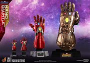 Avengers: Endgame Life-Size Masterpiece Replik 1/1 Nano Gauntlet 52 cm