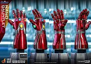 Avengers: Endgame Life-Size Masterpiece Replik 1/1 Nano Gauntlet 52 cm