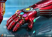 Avengers: Endgame Life-Size Masterpiece Replik 1/1 Nano Gauntlet 52 cm