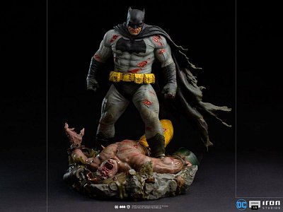 Batman - Die Rückkehr des Dunklen Ritters Diorama 1/6 Batman 38 cm