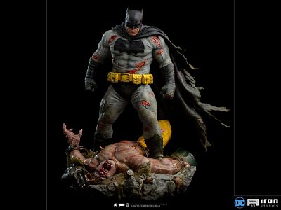 Batman - Die Rückkehr des Dunklen Ritters Diorama 1/6 Batman 38 cm