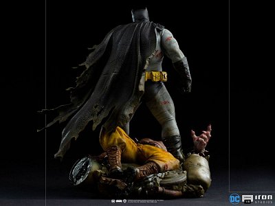 Batman - Die Rückkehr des Dunklen Ritters Diorama 1/6 Batman 38 cm