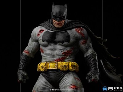 Batman - Die Rückkehr des Dunklen Ritters Diorama 1/6 Batman 38 cm