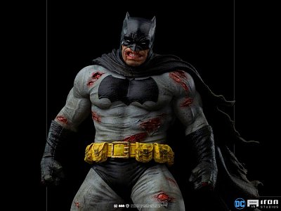 Batman - Die Rückkehr des Dunklen Ritters Diorama 1/6 Batman 38 cm