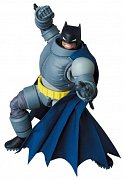 Batman - Die Rückkehr des Dunklen Ritters MAF EX Actionfigur Armored Batman 16 cm