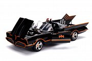 Batman Diecast Modell 1/18 1966 Batmobil mit Leuchtfunktionen und Figuren