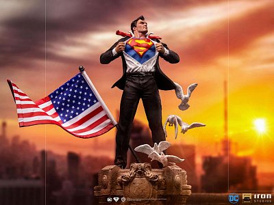 DC Comics Deluxe Art Scale Statue 1/10 Clark Kent 29 cm