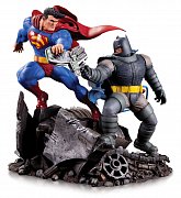 DC Comics Mini Battle Statue Batman vs. Superman 16 cm