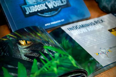 Jurassic World Geschenkbox Apex Predator Kit