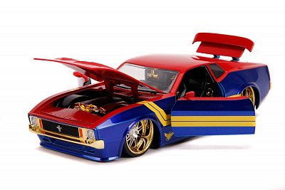 Marvel Hollywood Rides Diecast Modell 1/24 1973 Ford Mustang Mach 1 mit Captain Marvel Figur