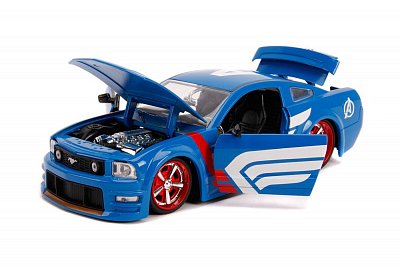 Marvel Hollywood Rides Diecast Modell 1/24 2006 Ford Mustang GT mit Captain America Figur --- BESCHAEDIGTE VERPACKUNG
