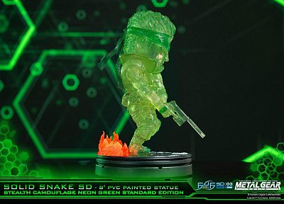 Metal Gear Solid PVC SD Statue Solid Snake Stealth Camouflage Neon Green Ver. 20 cm