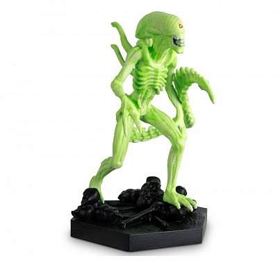The Alien & Predator Figurine Collection 1/16 Vision Xenomorph (Alien vs. Predator) GITD 14 cm --- BESCHAEDIGTE VERPACKUNG
