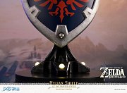 The Legend of Zelda Breath of the Wild PVC Statue Hylian Shield Collector\'s Edition 29 cm - Beschädigte Verpackung