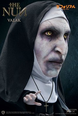 The Nun Defo-Real Series Vinyl Figur Valak 15 cm