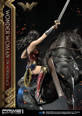Wonder Woman Statue Wonder Woman on Horseback 138 cm